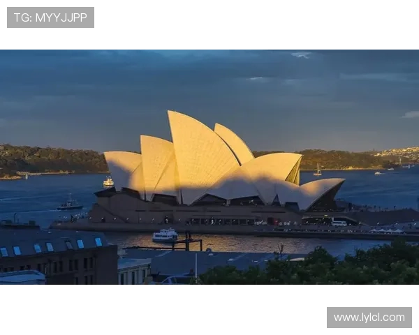 澳媒曝悉尼抢死敌青训阿肯戴帽